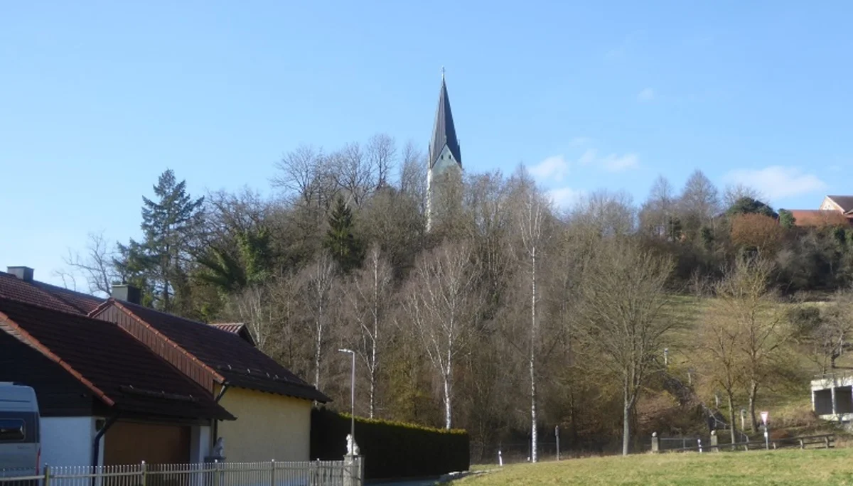 Auf dem Donaupanoramaweg nach Kapfelberg. | © DAV Regensburg Seniorengruppe