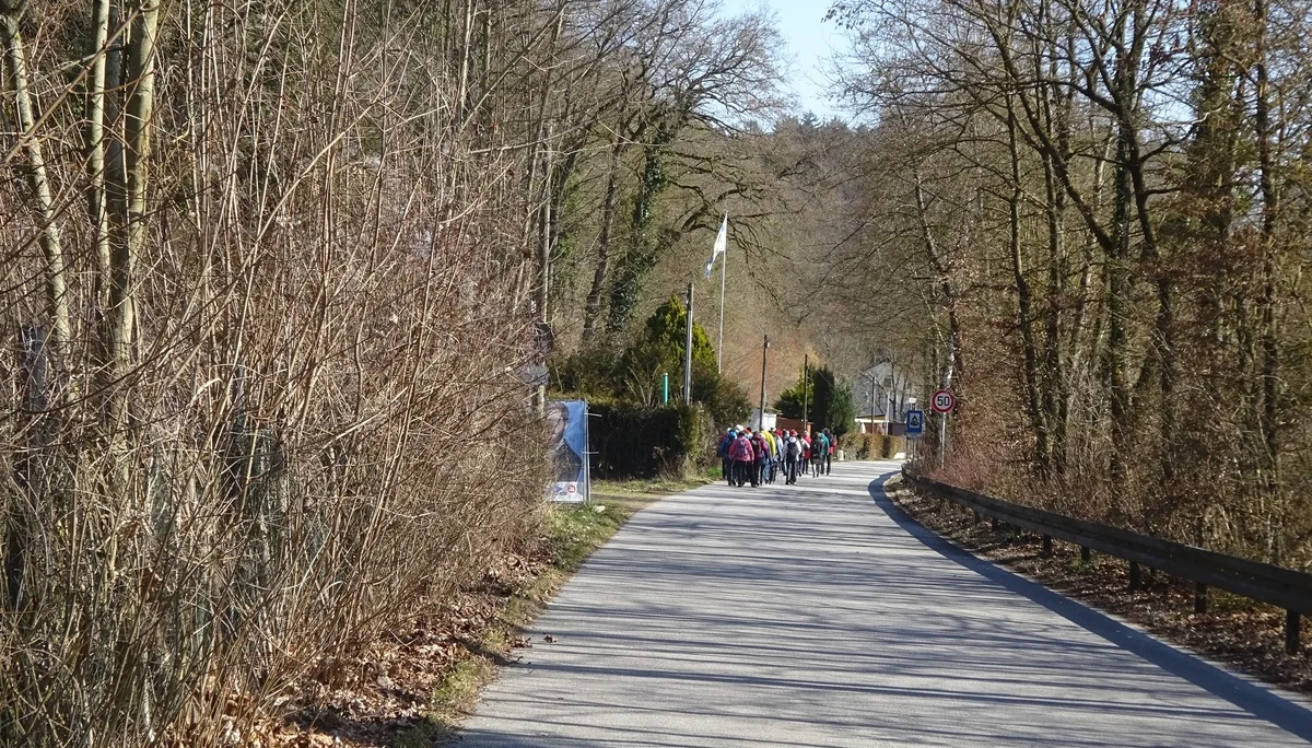 Auf dem Donaupanoramaweg nach Kapfelberg. | © DAV Regensburg Seniorengruppe