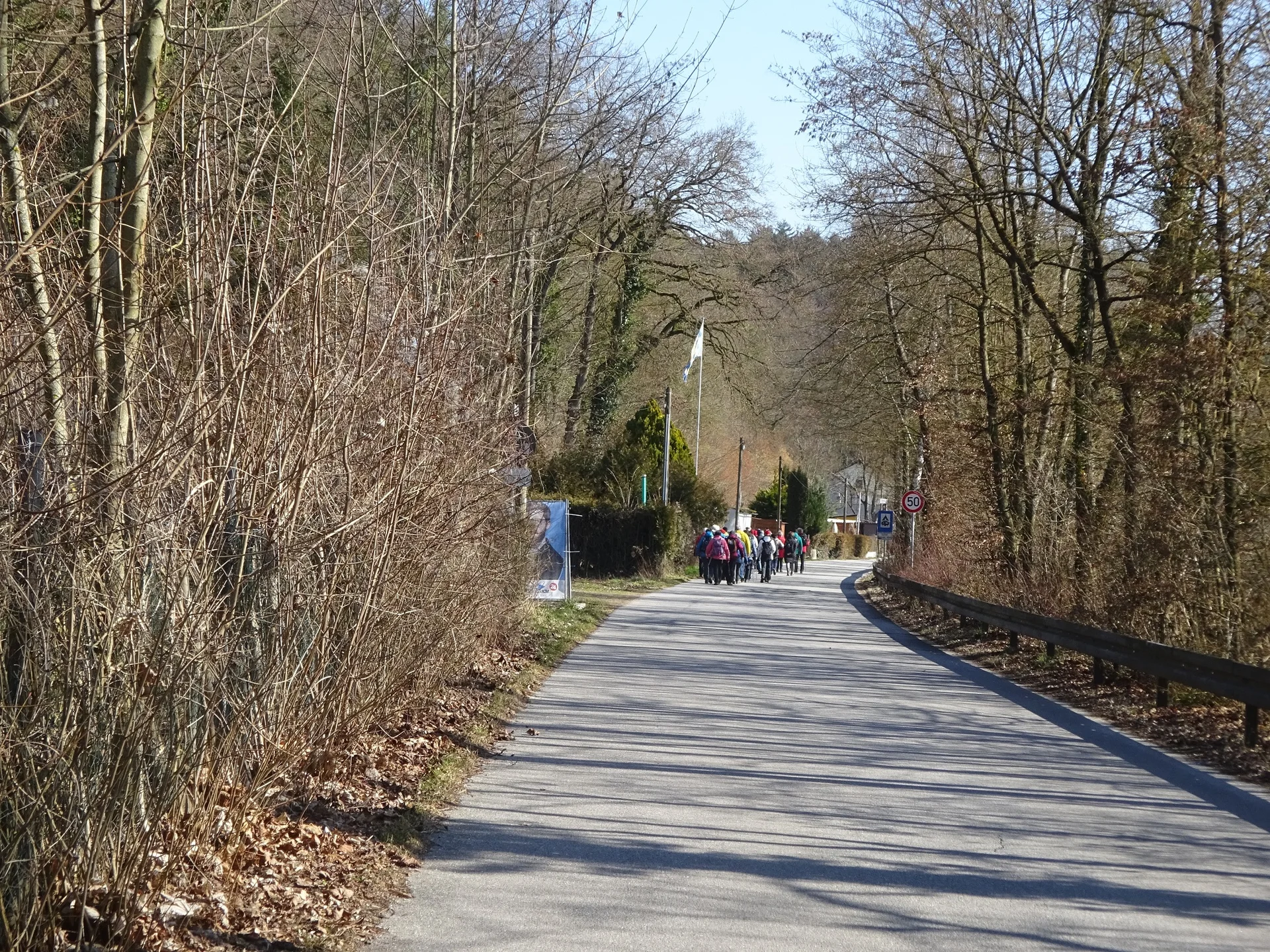 Auf dem Donaupanoramaweg nach Kapfelberg. | © DAV Regensburg Seniorengruppe