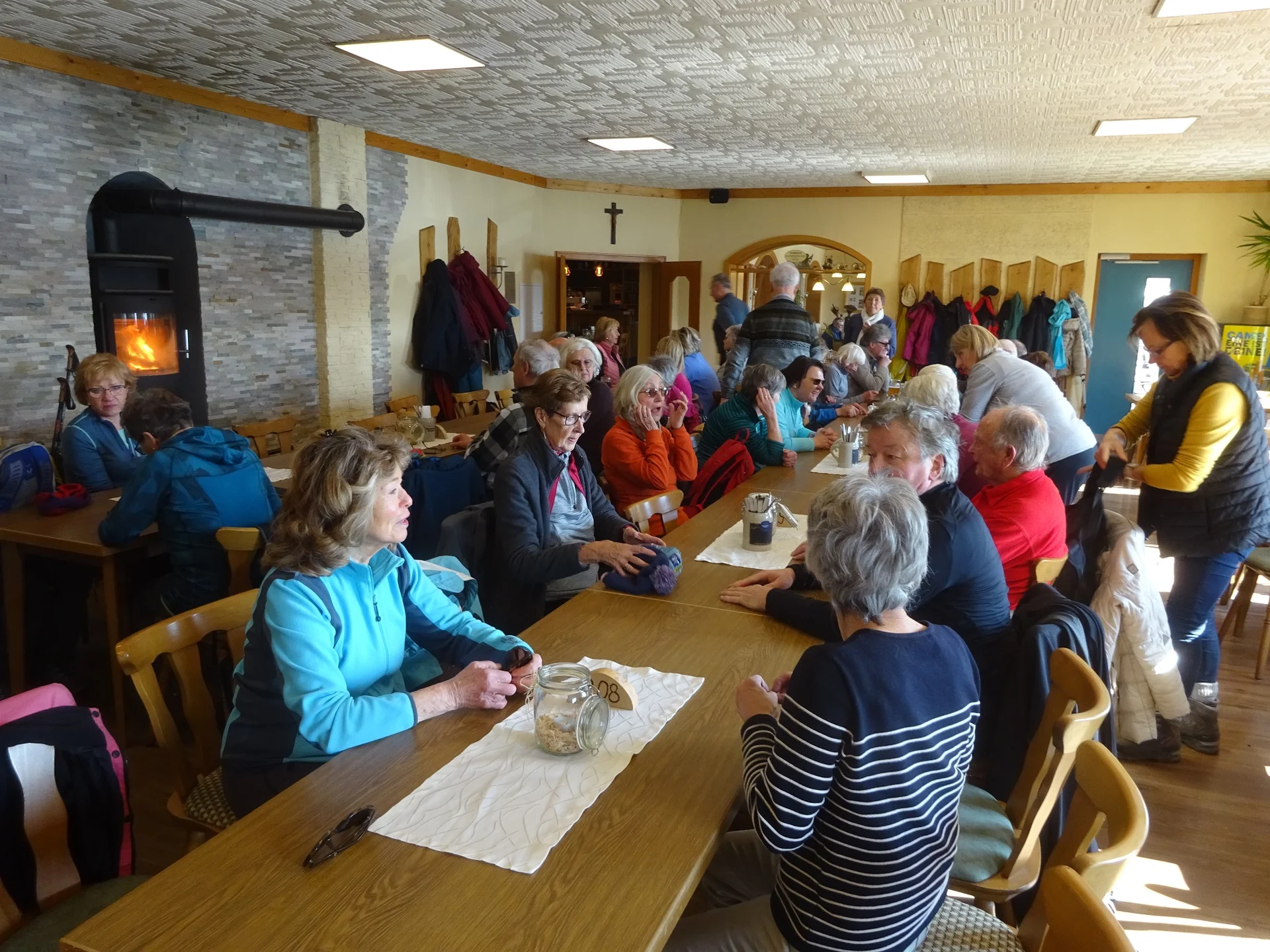 Auf dem Donaupanoramaweg nach Kapfelberg. | © DAV Regensburg Seniorengruppe