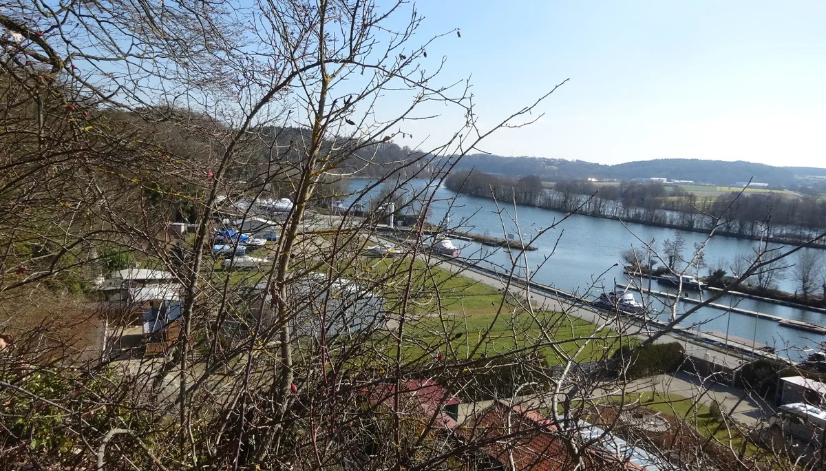 Auf dem Donaupanoramaweg nach Kapfelberg. | © DAV Regensburg Seniorengruppe