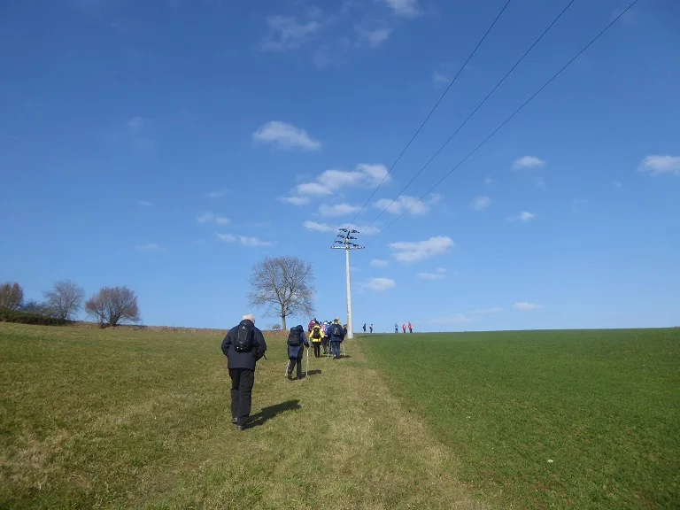 Auf dem Donaupanoramaweg nach Kapfelberg. | © DAV Regensburg Seniorengruppe