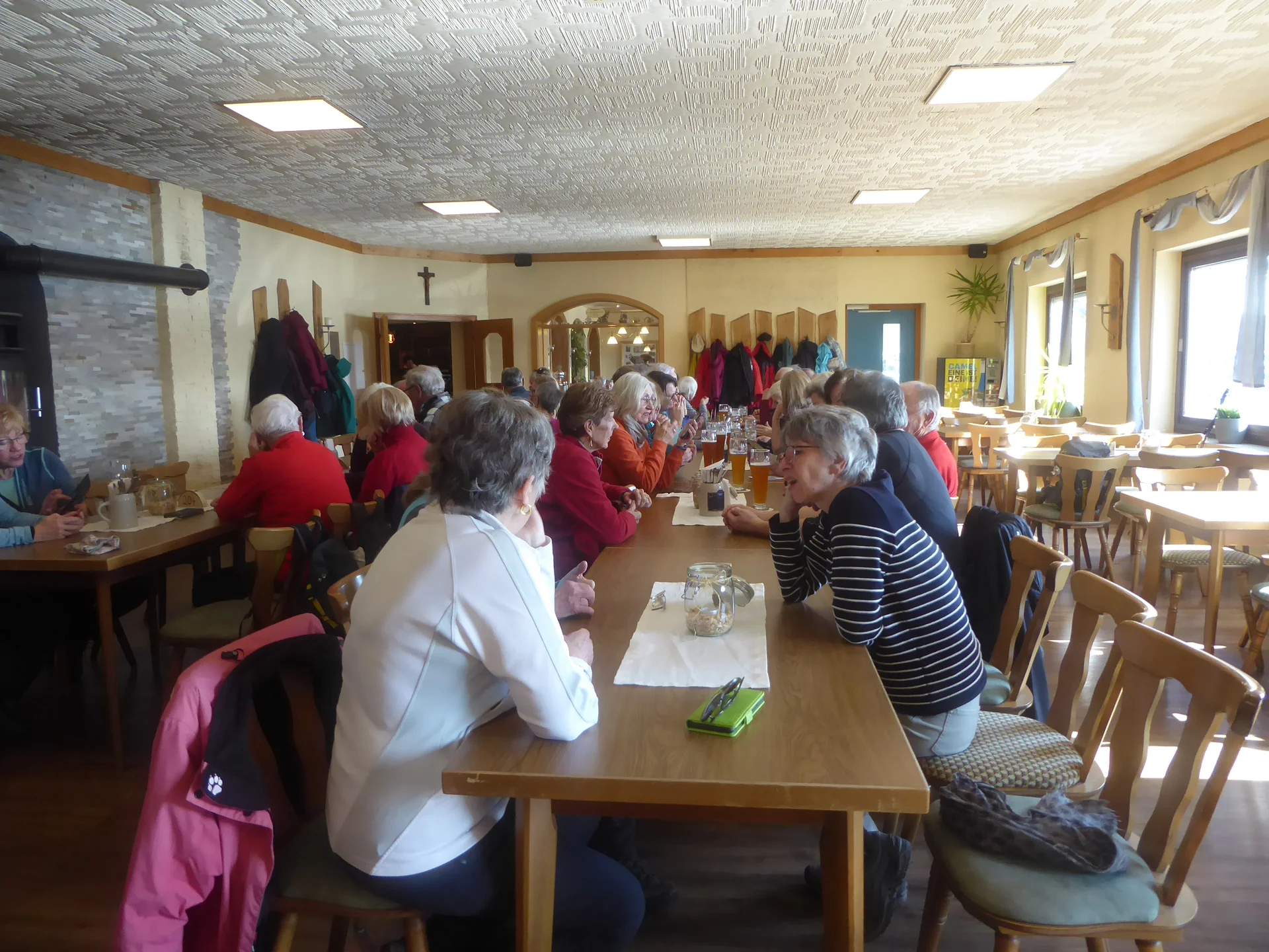 Auf dem Donaupanoramaweg nach Kapfelberg. | © DAV Regensburg Seniorengruppe