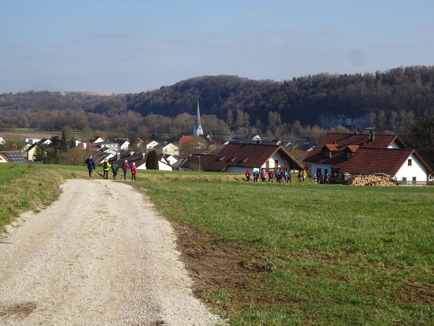 Auf dem Donaupanoramaweg nach Kapfelberg. | © DAV Regensburg Seniorengruppe