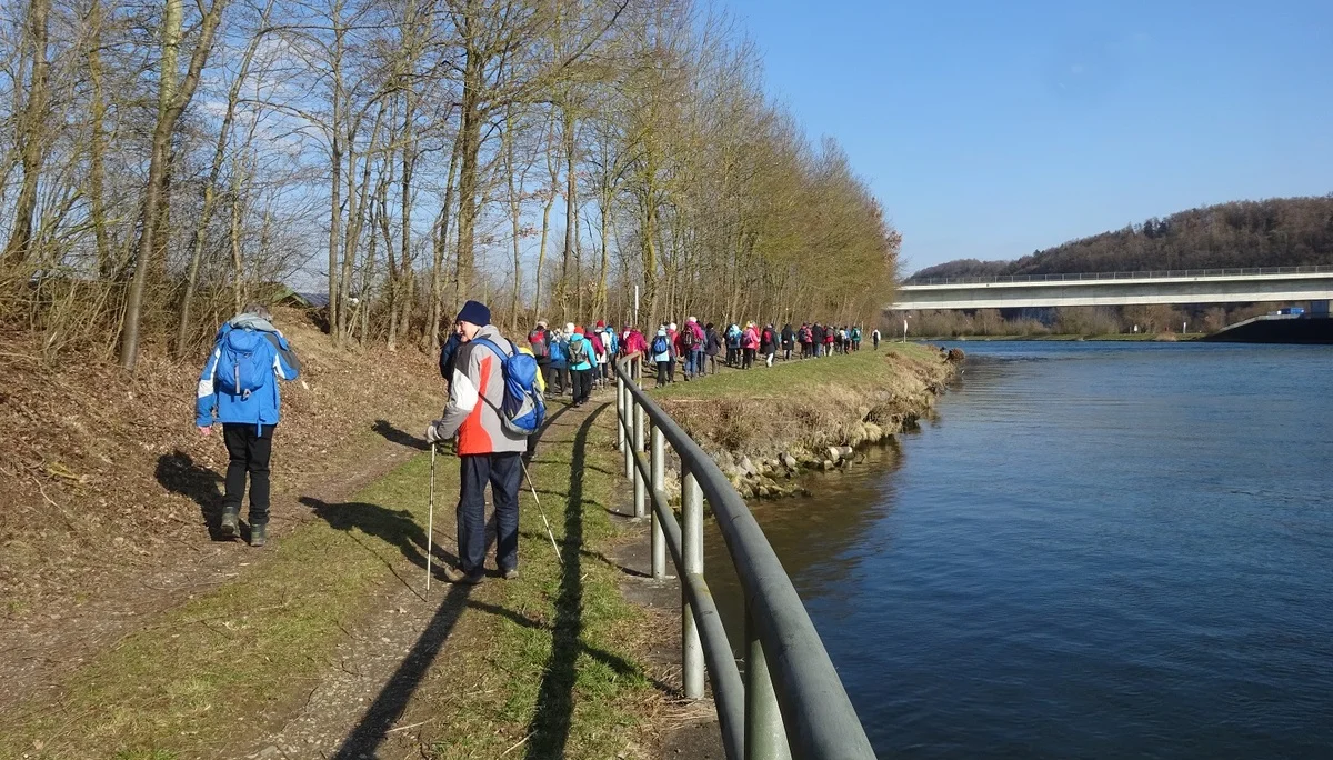 Auf dem Donaupanoramaweg nach Kapfelberg. | © DAV Regensburg Seniorengruppe