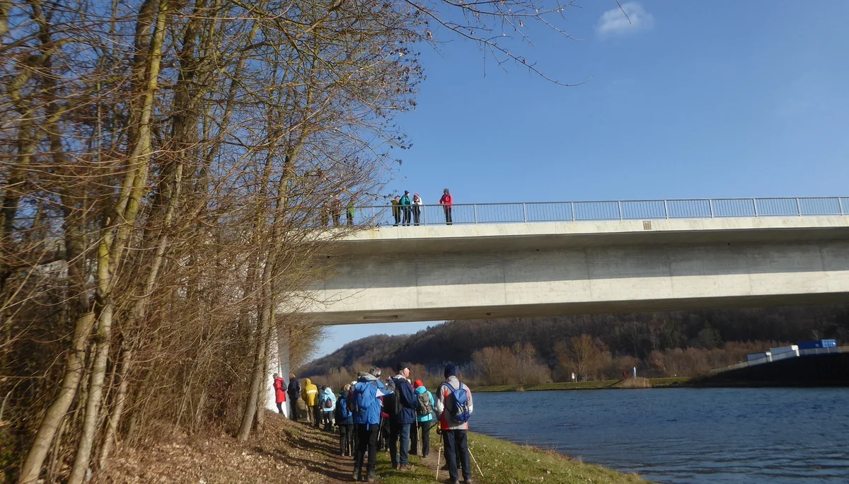 Auf dem Donaupanoramaweg nach Kapfelberg. | © DAV Regensburg Seniorengruppe