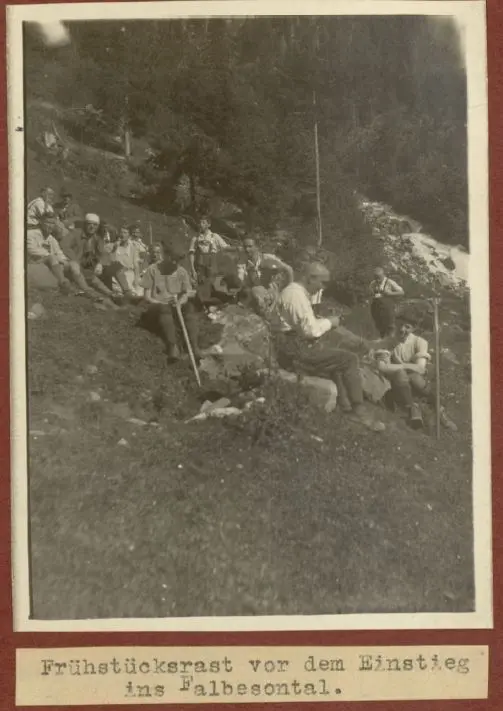 Rast vor dem Aufstieg ins Falbesontal | © Archiv DAV Regensburg