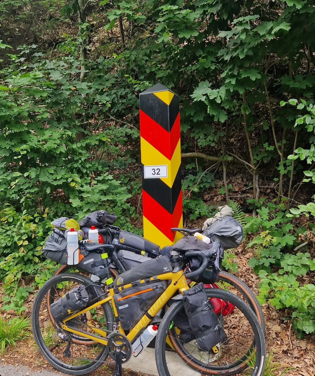 Vollbepackte Bikes für die Tour zum Nordkap | © Dr. Marit Möhwald