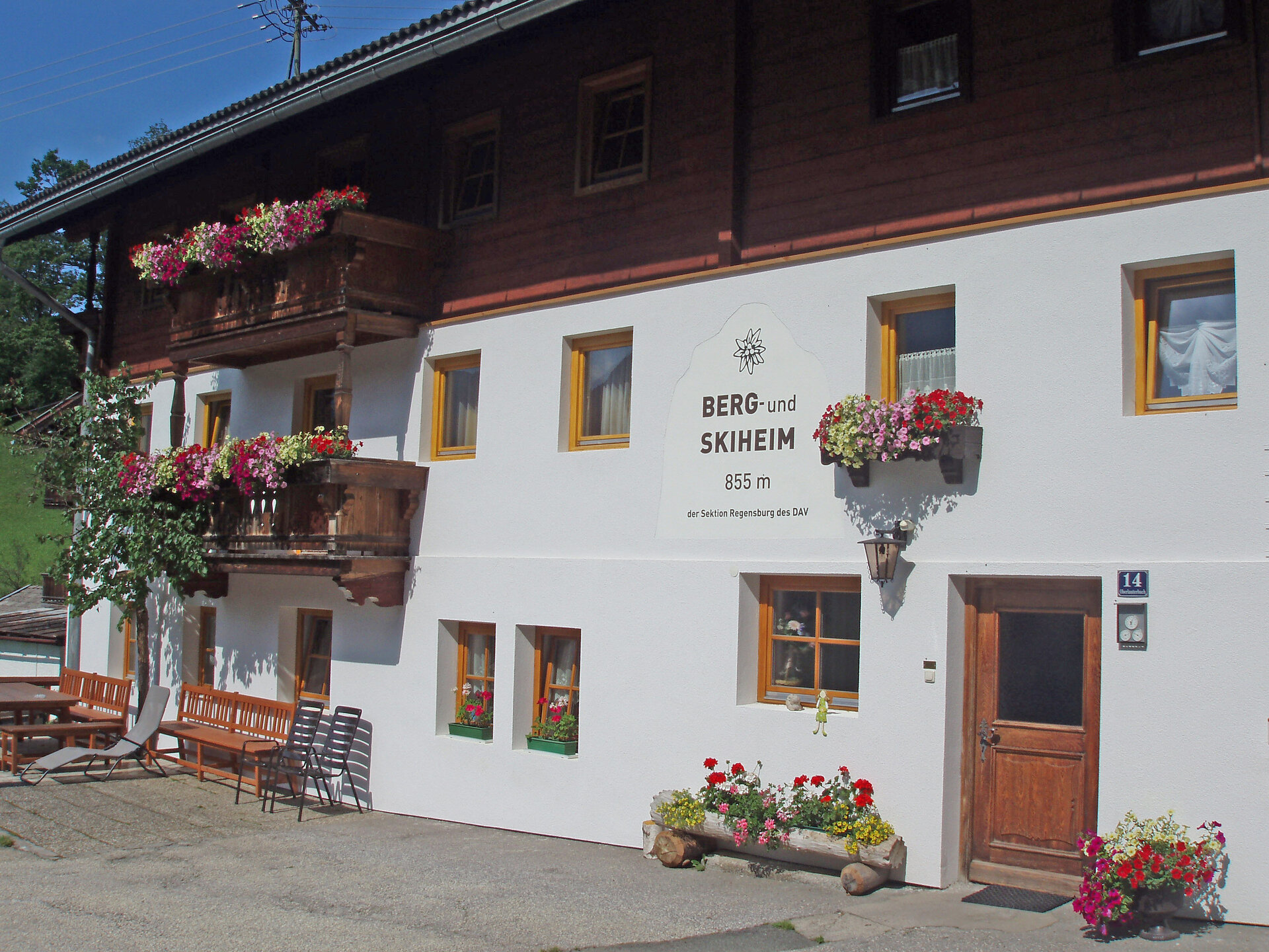 Berg- und Skiheim Brixen im Thale im Sommer. | © Wolfgang Zettler Berg- und Skiheim Brixen im Thale im Sommer. | © Wolfgang Zettler