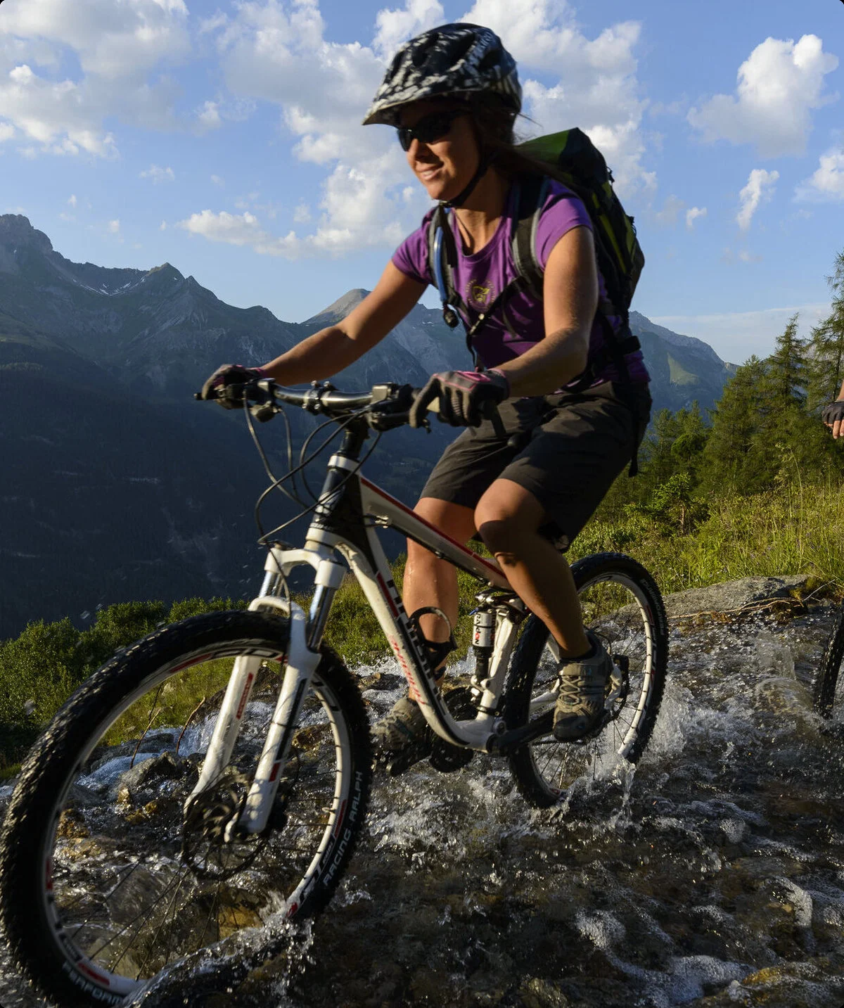 Zwei Mountainbiker in den Bergen | © DAV/Wolfgang Ehn