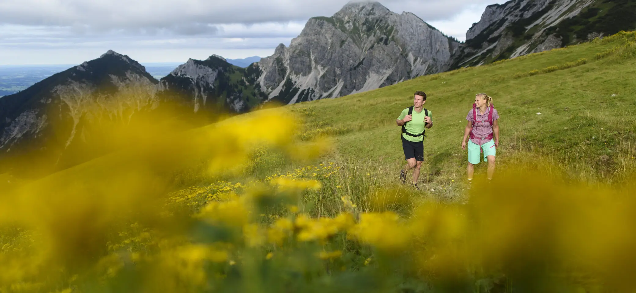 Wanderer im Frühling | © DAV/Wolfgang Ehn